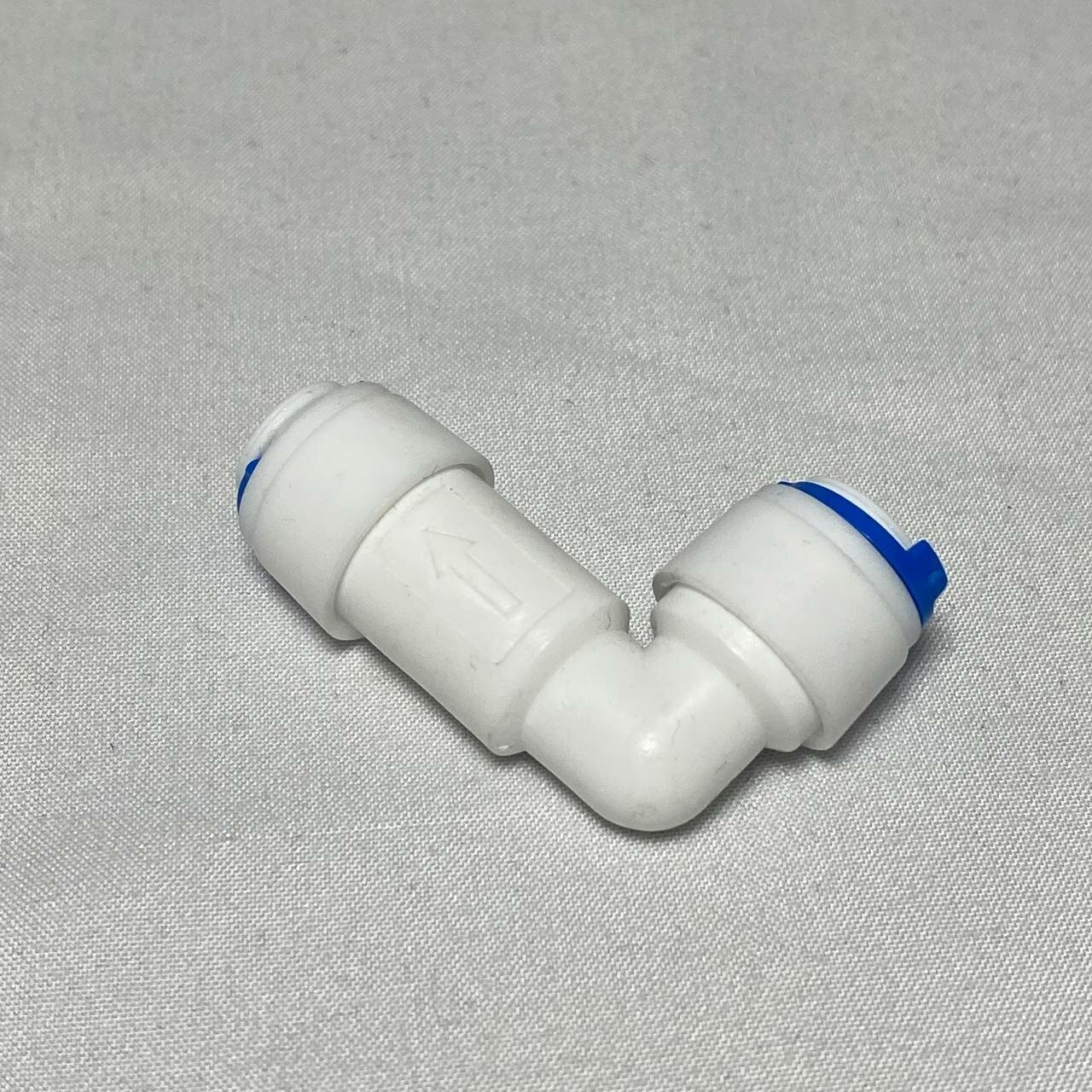 Обратный клапан угловой для фильтра воды UFAFILTER (1/4" трубка - 1/4" трубка) из пищевого пластика