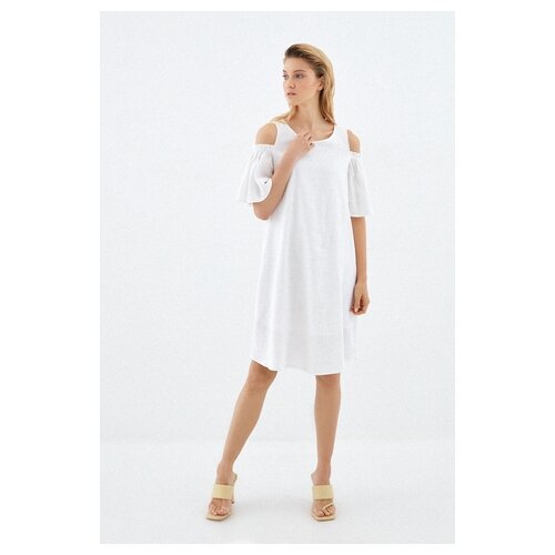 фото Платье с открытыми плечами zarina 0226003503 женское цвет белый белый1 однотонный р-р 42
