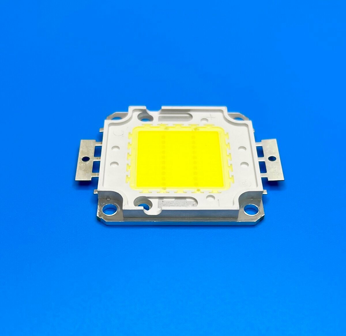 Светодиодная матрица COB 20W, 30-36v, 600mA, 6000K Белая холодная — фото 1