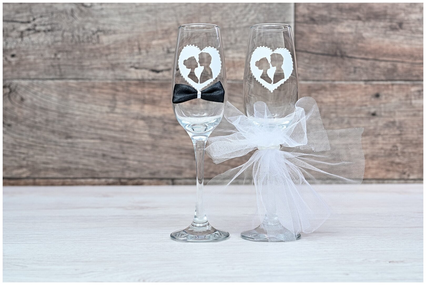 Свадебные бокалы "Жених и невеста" в классическом исполнении / Свадебные бокалы молодоженов для шампанского