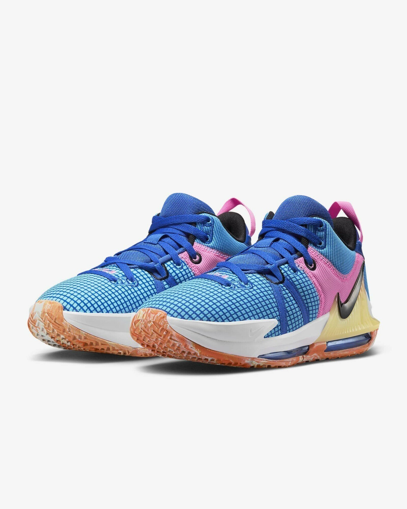 Кроссовки NIKE LeBron