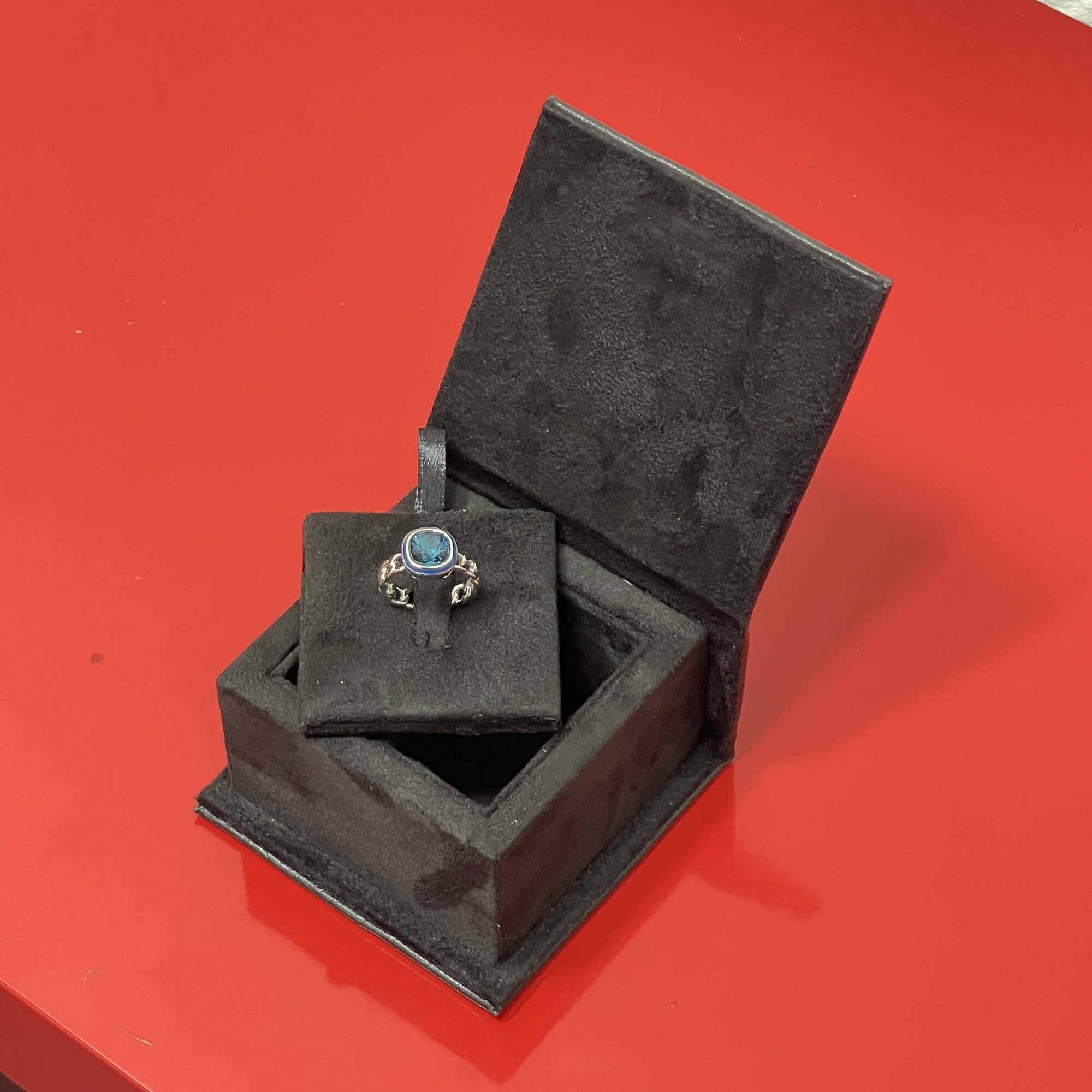 Коробочка для кольца или серег черная / Футляры для ювелирных изделий / Ювелирная упаковка