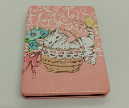 Изображение товара Зеркало кожаное, прямоугольное "Кошка в корзине"