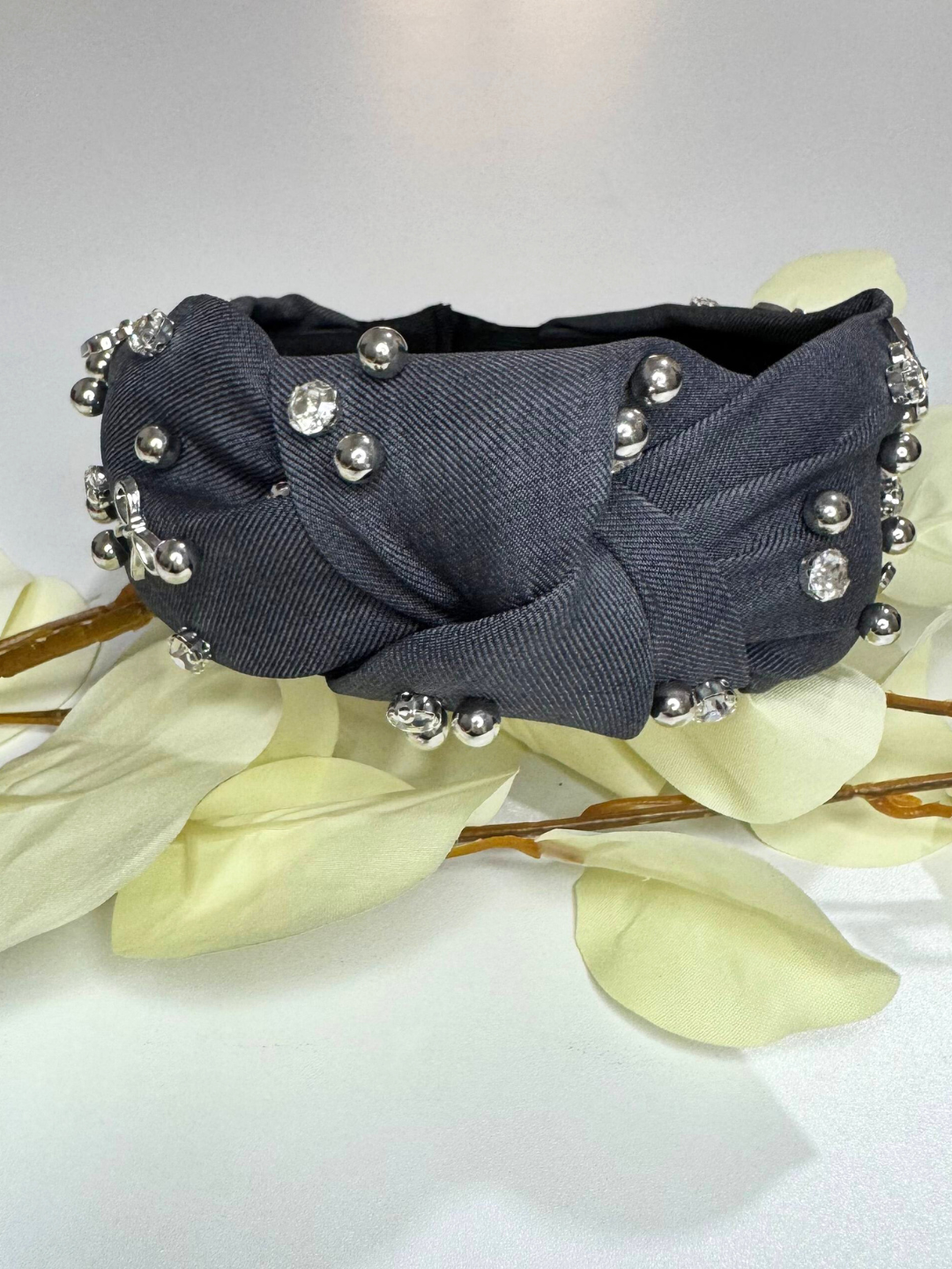 Ободок с жемчужным декором и узлом — стильный аксессуар для волос (1 штука)