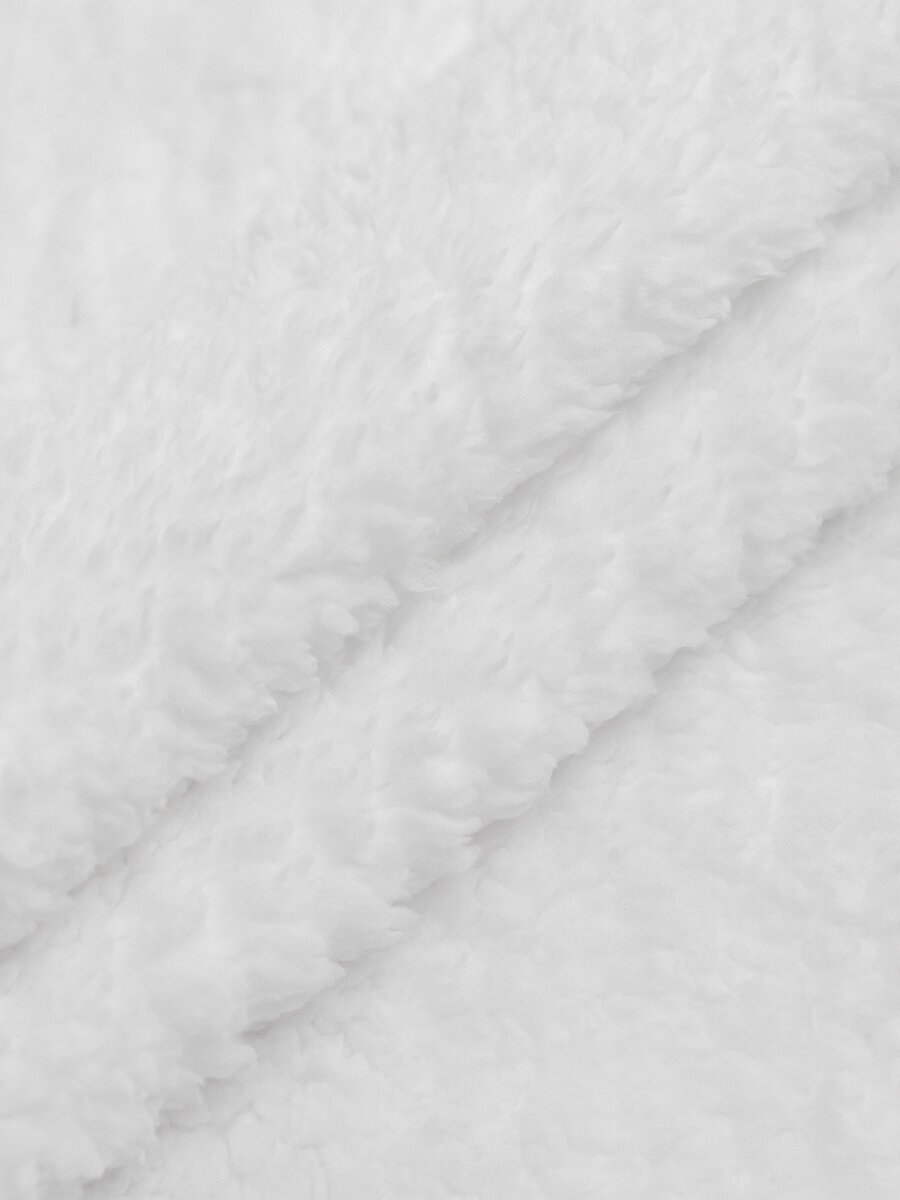 Плед TexRepublic Искусственный мех 150х200 см, 1,5 спальный, покрывало на диван, мягкая Овчина в подарок, белый однотонный - фотография № 2
