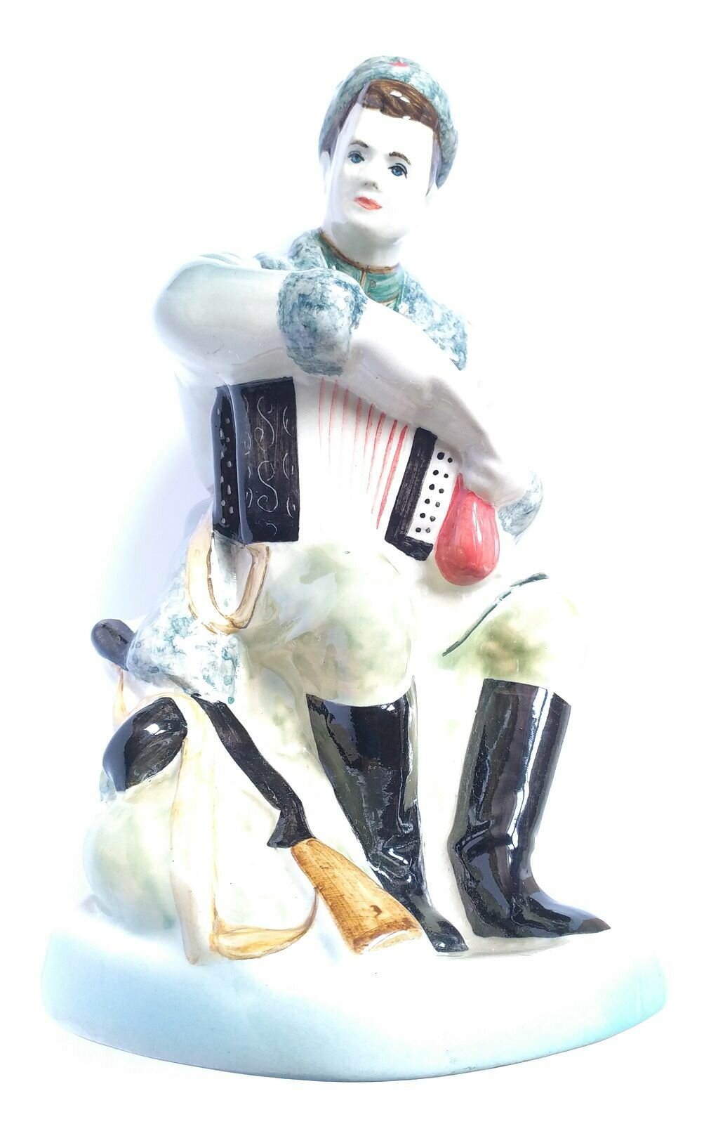 Солдат с гармошкой "Василий Тёркин"