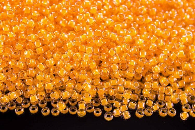 Бисер японский TOHO круглый 11/0 #0801 мандарин, окрашенный изнутри неон, светится в ультрафиолете, 10 грамм