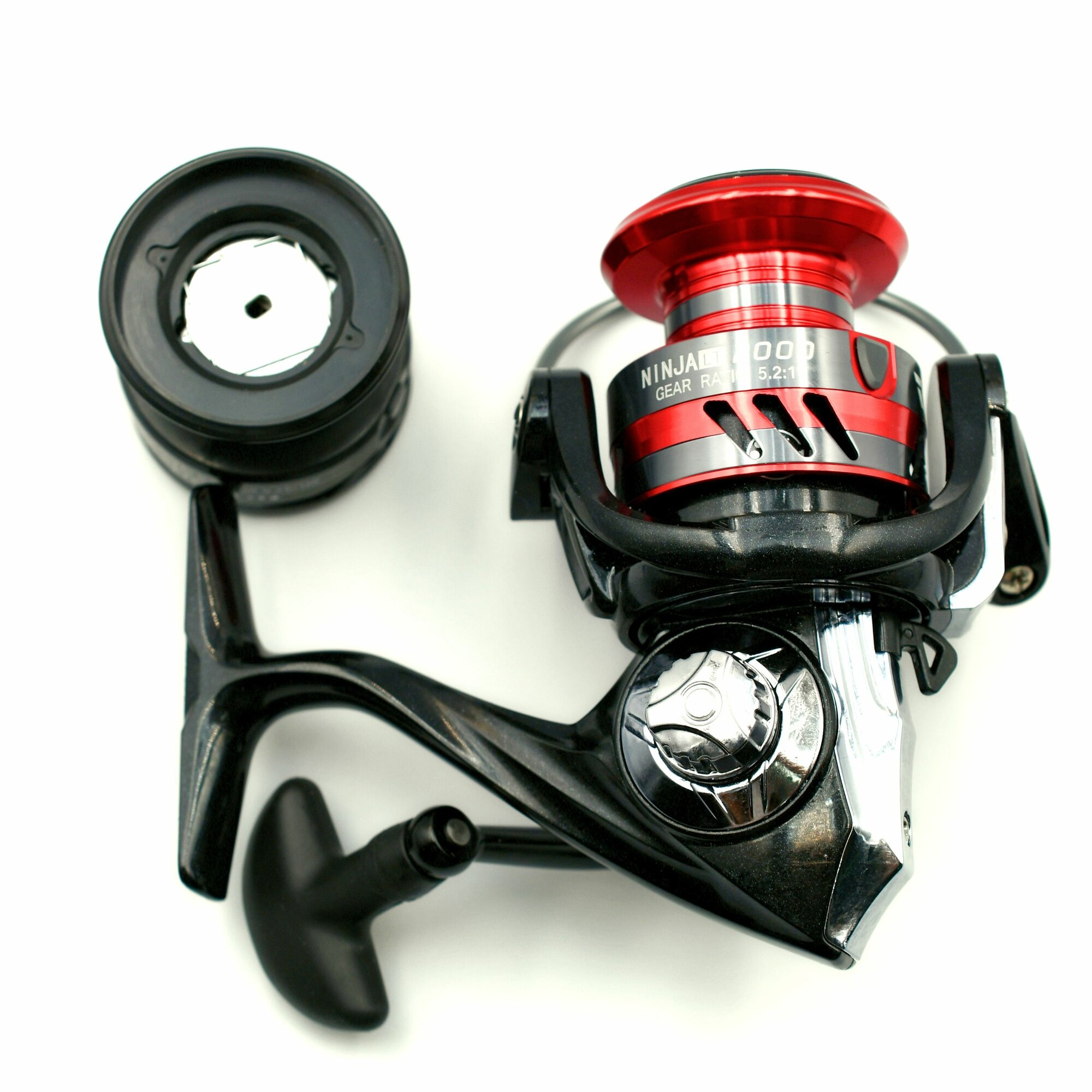 Безынерционная катушка для рыбалки Daiwa 23 Ninja LT 2000