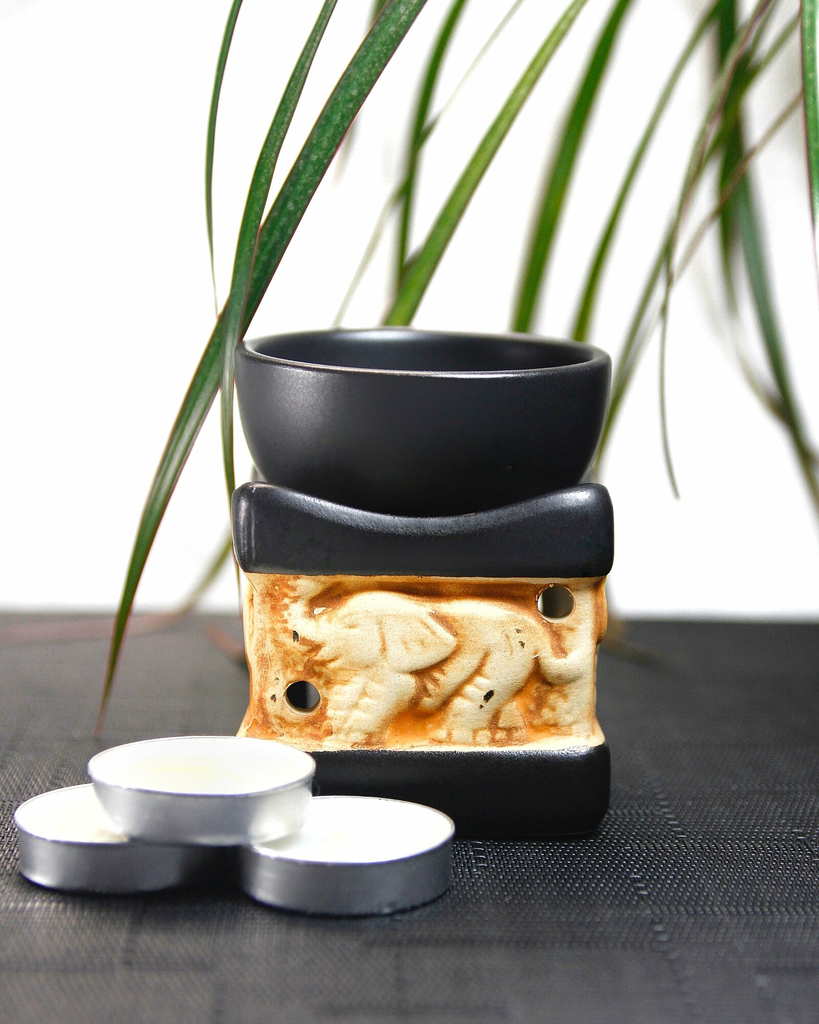 Аромалампа подсвечник для эфирных масел Караван слонов, керамика, черно-коричневый, 8 см + 3 чайные свечи