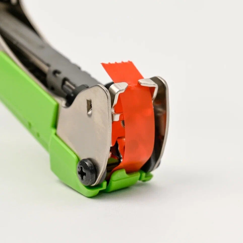 Тапенер - степлер для подвязки MAX HT-B1 + 20 красных лент + скобы MAX 604 E-L 9,600 шт + нож / Готовый комплект для подвязки - фотография № 13