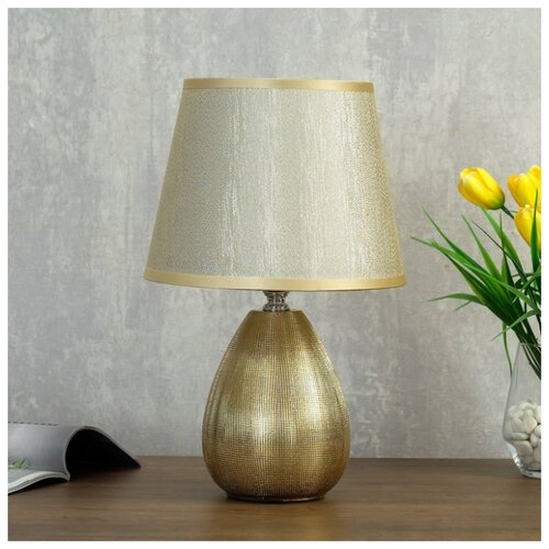 фото Лампа настольная 08945/1 e14 40вт золото 17х17х31 см risalux 4733930 .