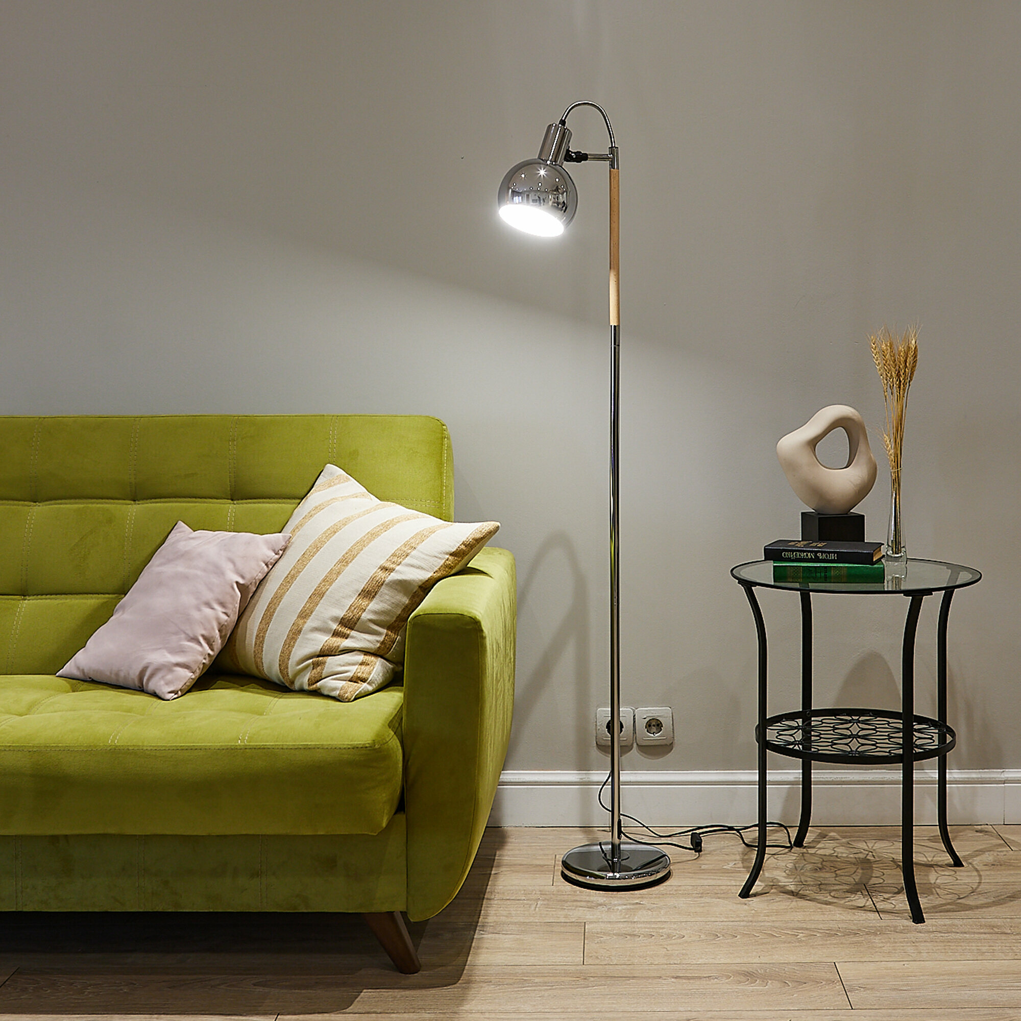 Торшер напольный под лампу Е14. 60W. с регулировкой наклона, серебристый, Uniel — фото 1