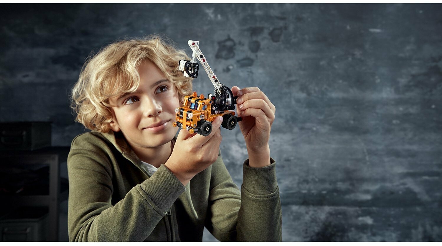 Lego Technic 42088 Ремонтный автокран Конструктор - фото №9