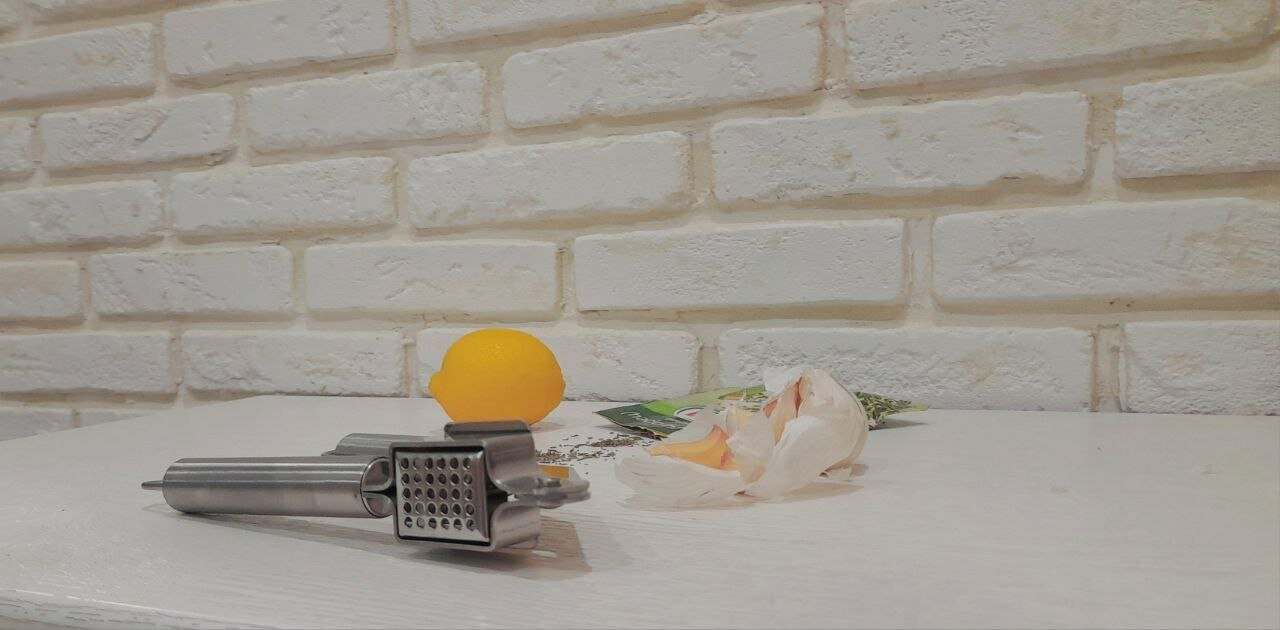 Пресс для чеснока PERFECTO LINEA Chef нержавеющая сталь (21-001190) — фото 1