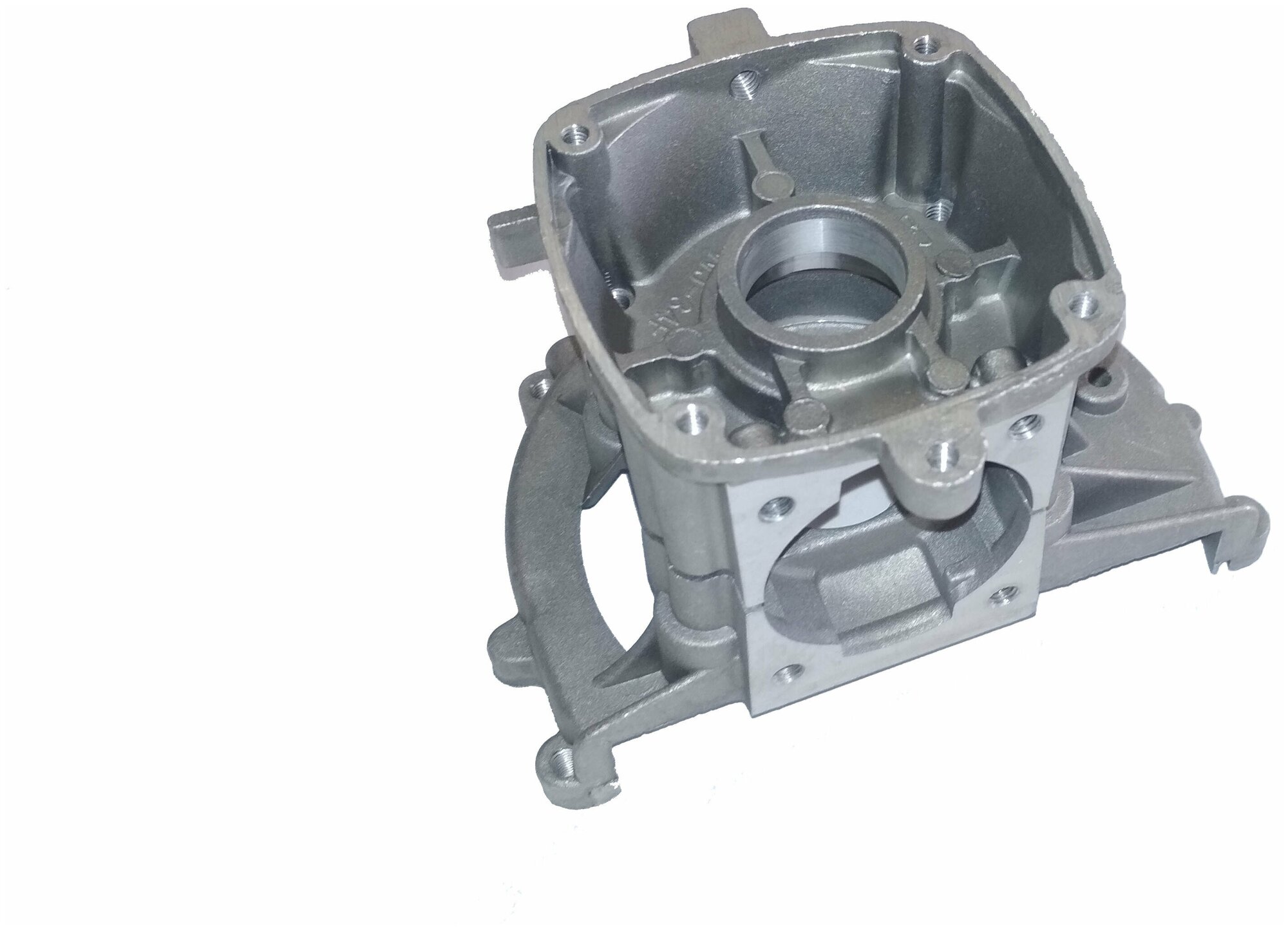 фото Картер бензокосы 260 (левый+правый)