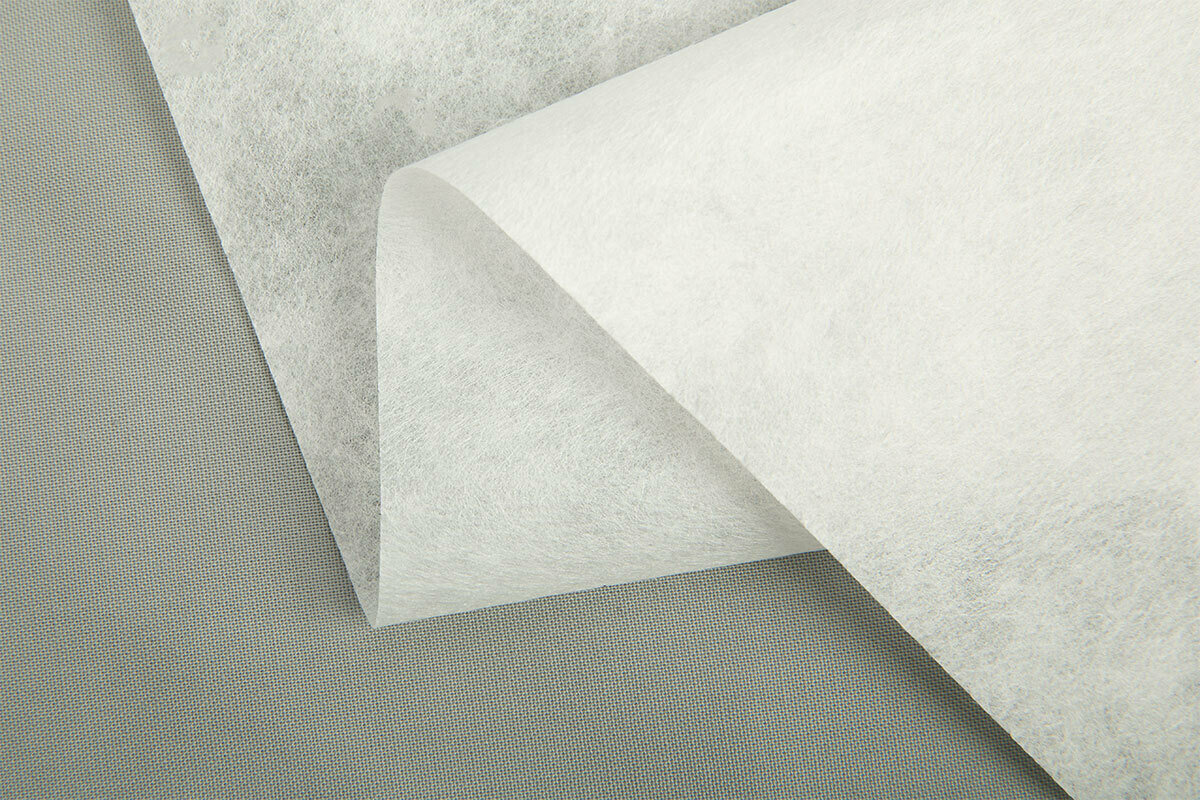 Флизелин (нетканный материал) неклеевой водорастворимый FB-090 фасовка 35±5 г/кв. м 60 х 50 см белый