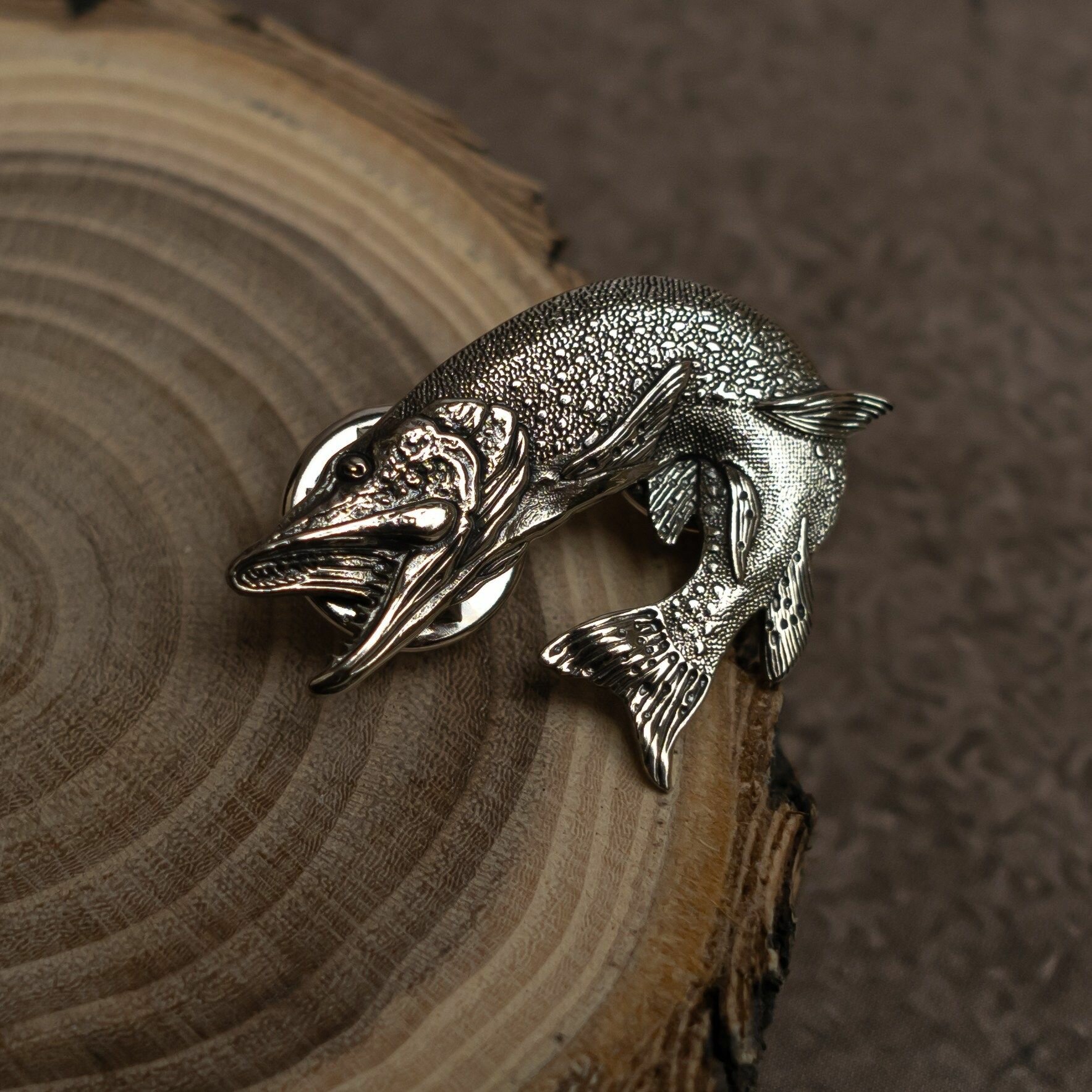 Значок ReD, 1 шт., серебряный — фото 1