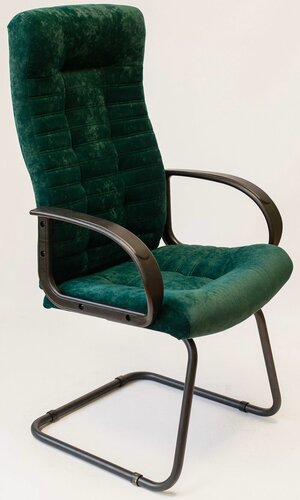 Изображение товара Офисное кресло на полозьях StylChairs Атлант Ультра, обивка велюр, цвет зелёный