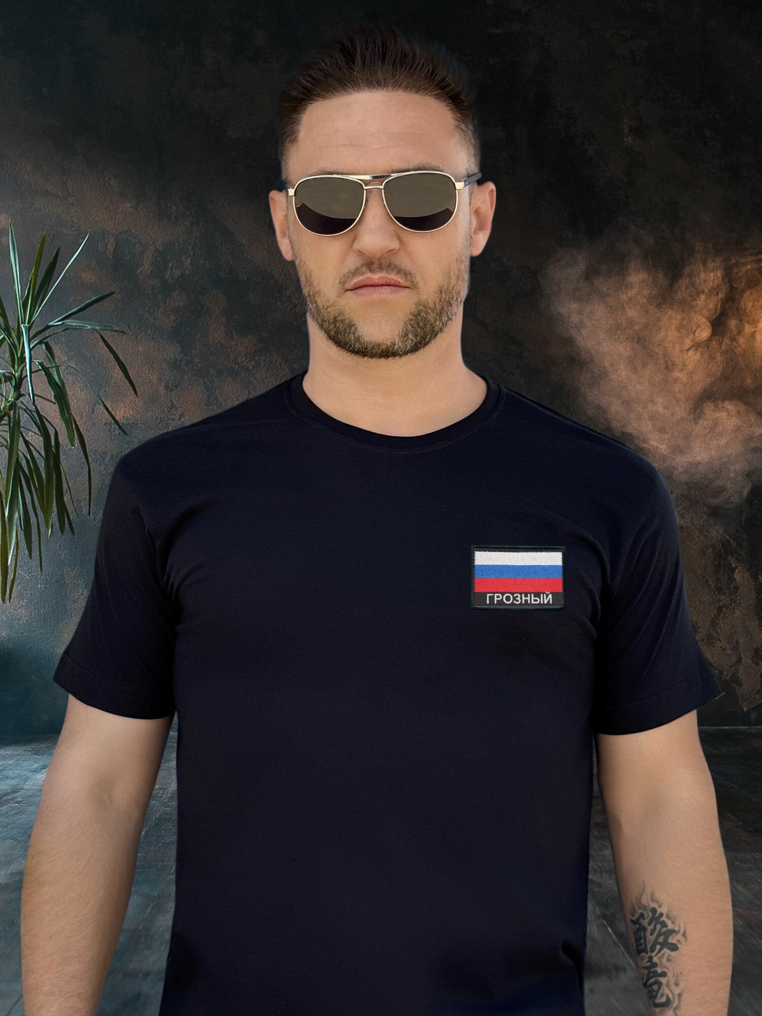 Футболка мужская черная хлопок 100% с шевроном Грозный Флаг России, размер L, черный — фото 1
