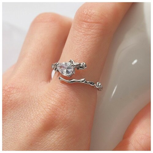 Кольцо Queen Fair, стекло, белый кольцо freeform jewellery безразмерное серебряный
