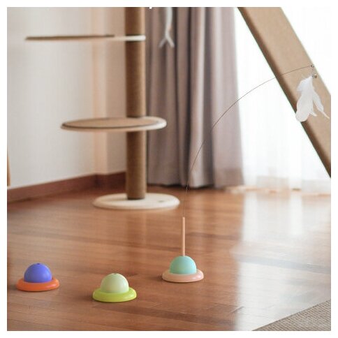 Игрушка для кошек перышко на присоске UFO, разноцветная - фотография № 2
