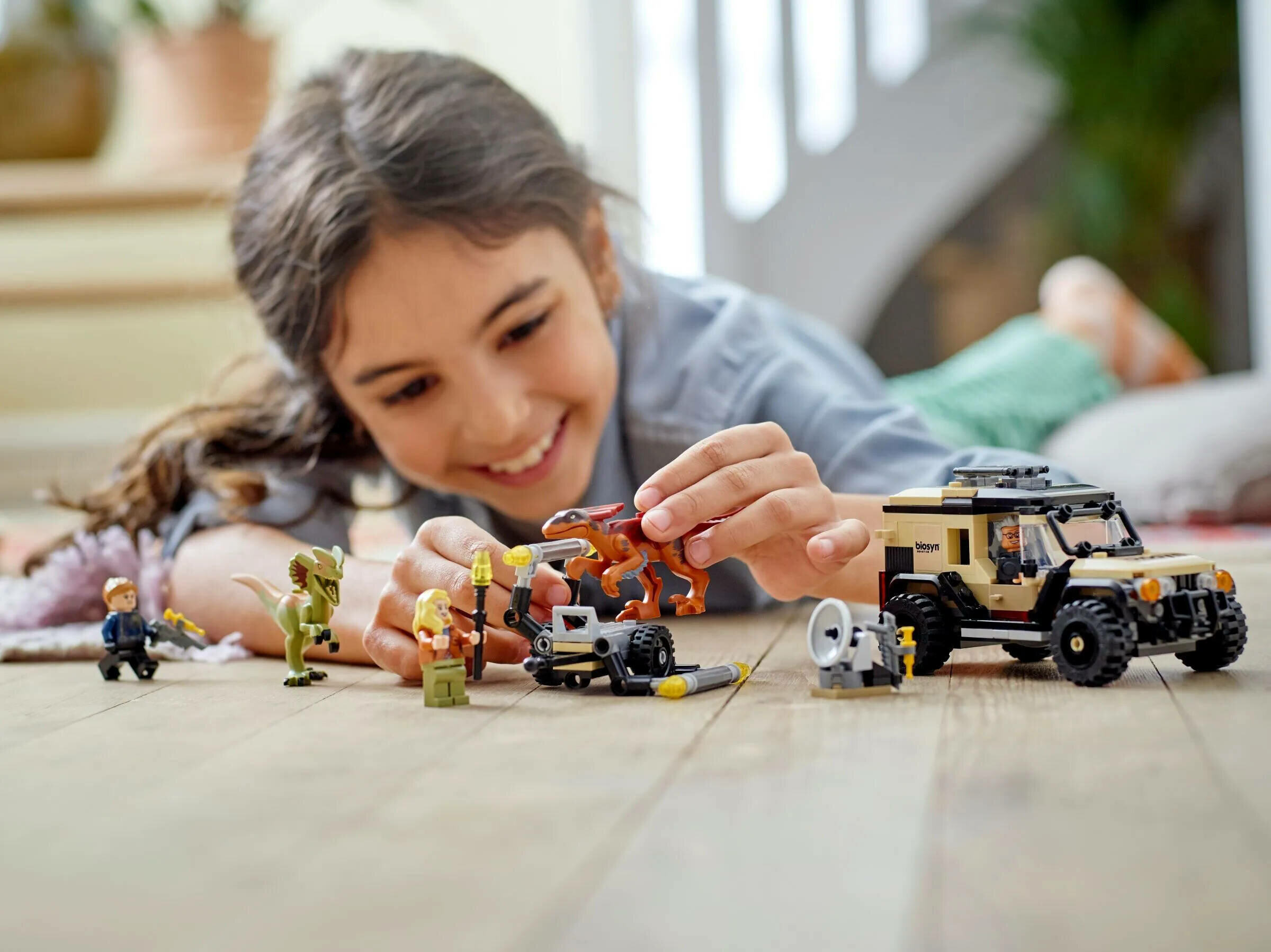 Конструктор LEGO Jurassic World™ 76951 Перевозка пирораптора и дилофозавра, 254 дет. — фото 1