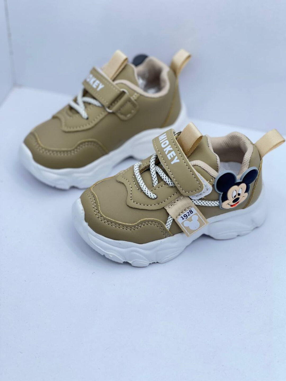 Кроссовки Кроссовки