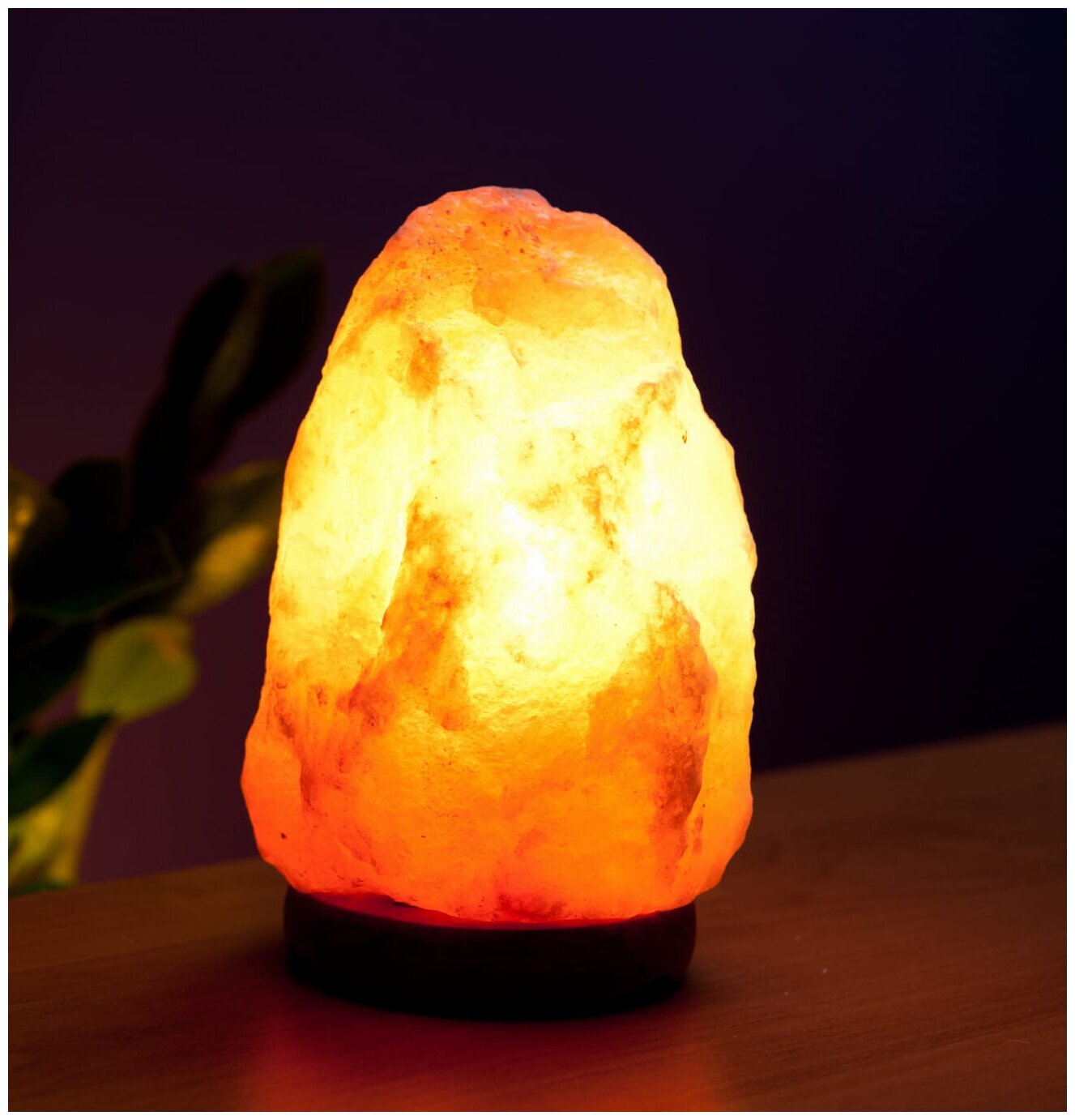 Гималайская солевая лампа/Himalayan Salt Lamp/ ночник, декоративный/настольный светильник Скала 1-2 кг - фотография № 4