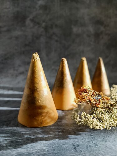 Изображение товара Магические свечи с травами/ Ведьмина свеча/ Ведьмин костер