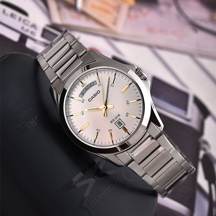 Наручные часы CASIO Collection, серебряный — фото 1