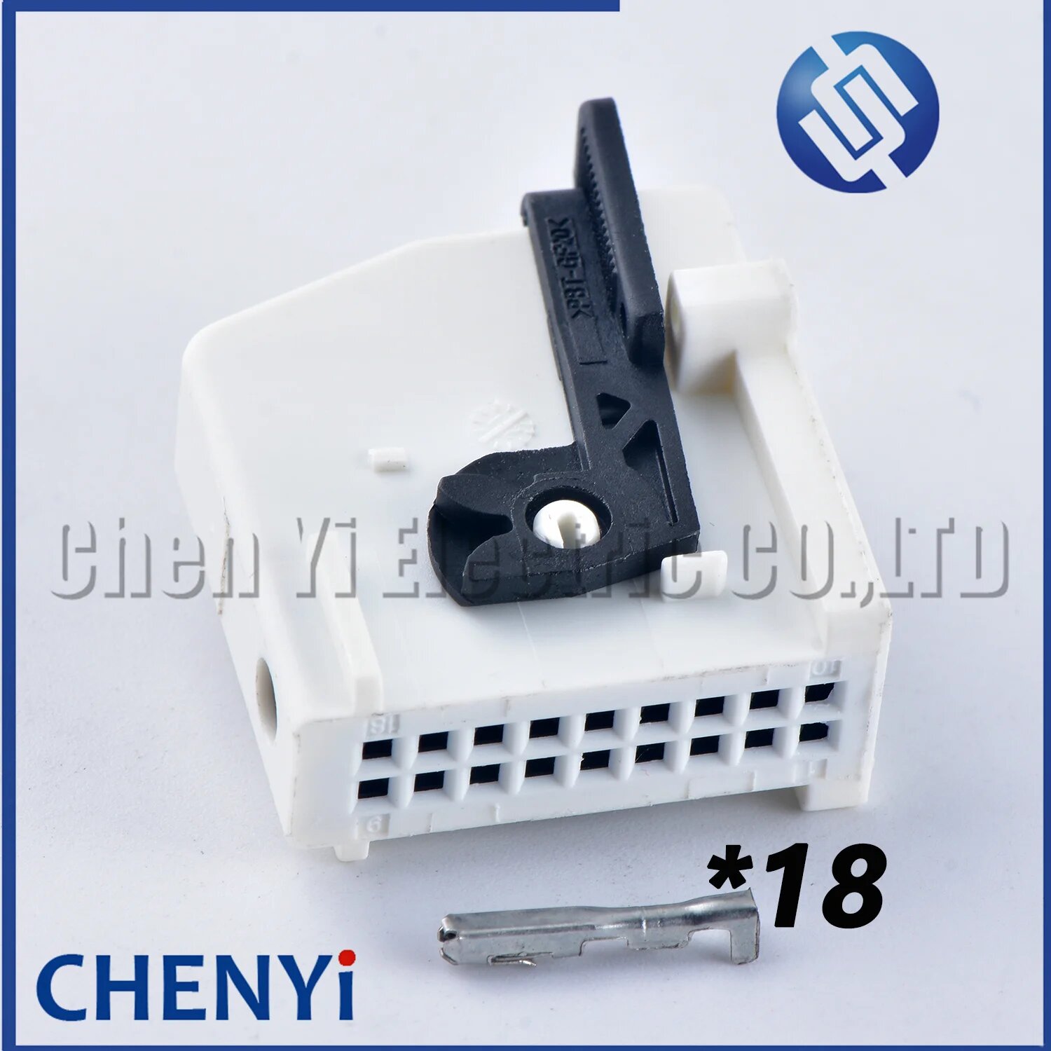 Блок управления автомобильной навигацией 1379101-2 18 контактов со спидометром радаром white with Pin