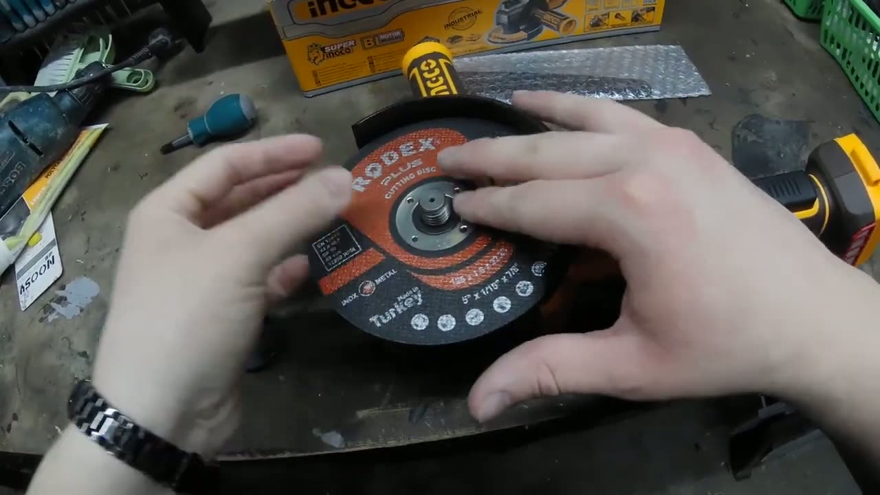 Болгарка Ingco CAGLI2111561, аккумуляторная, высокая мощность — фото 1