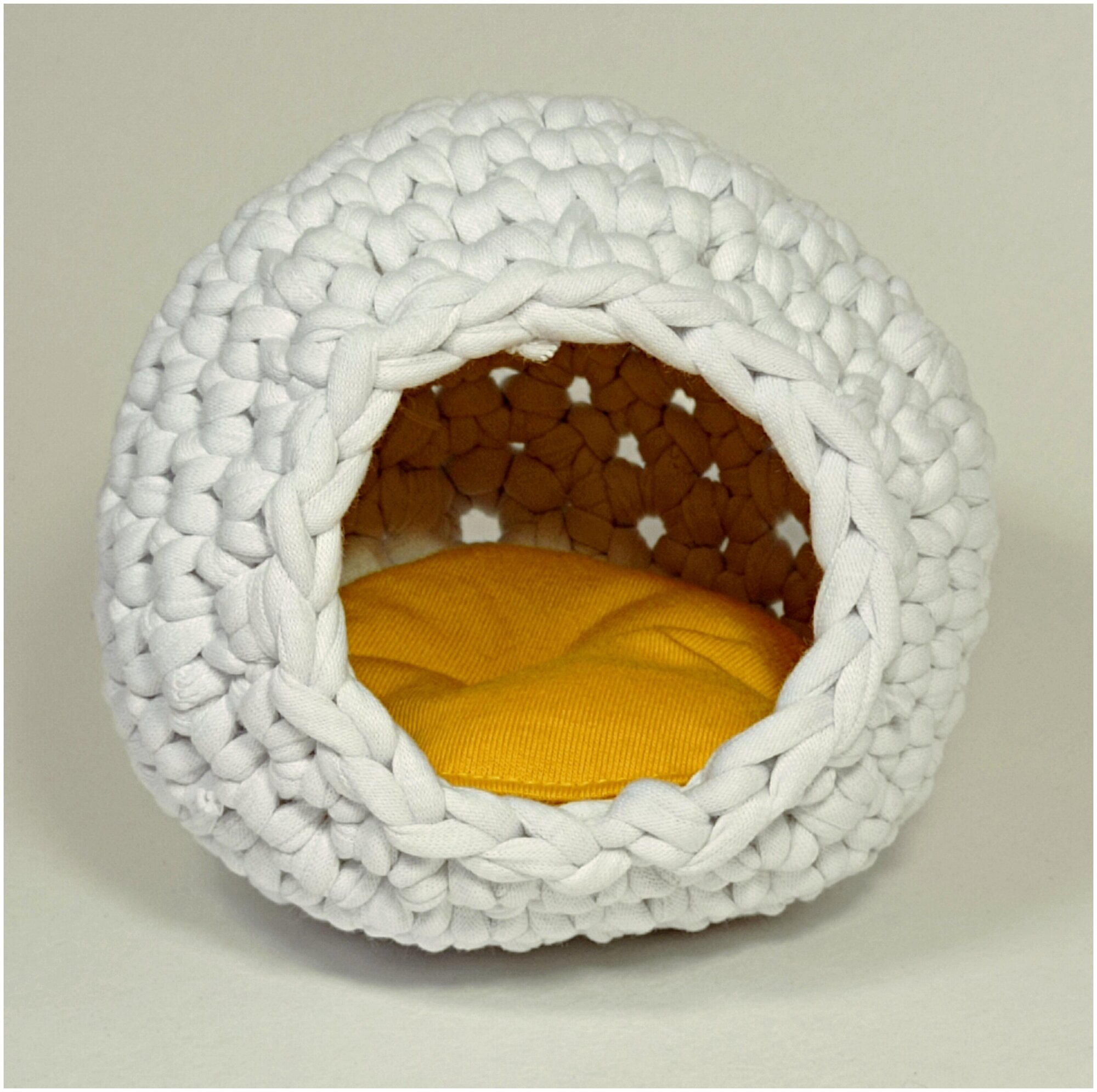 Домик-гнездо для грызунов белый 13 см с подушкой Мятный пёс - фотография № 1