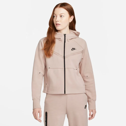 NIKE Sportswear Tech Fleece