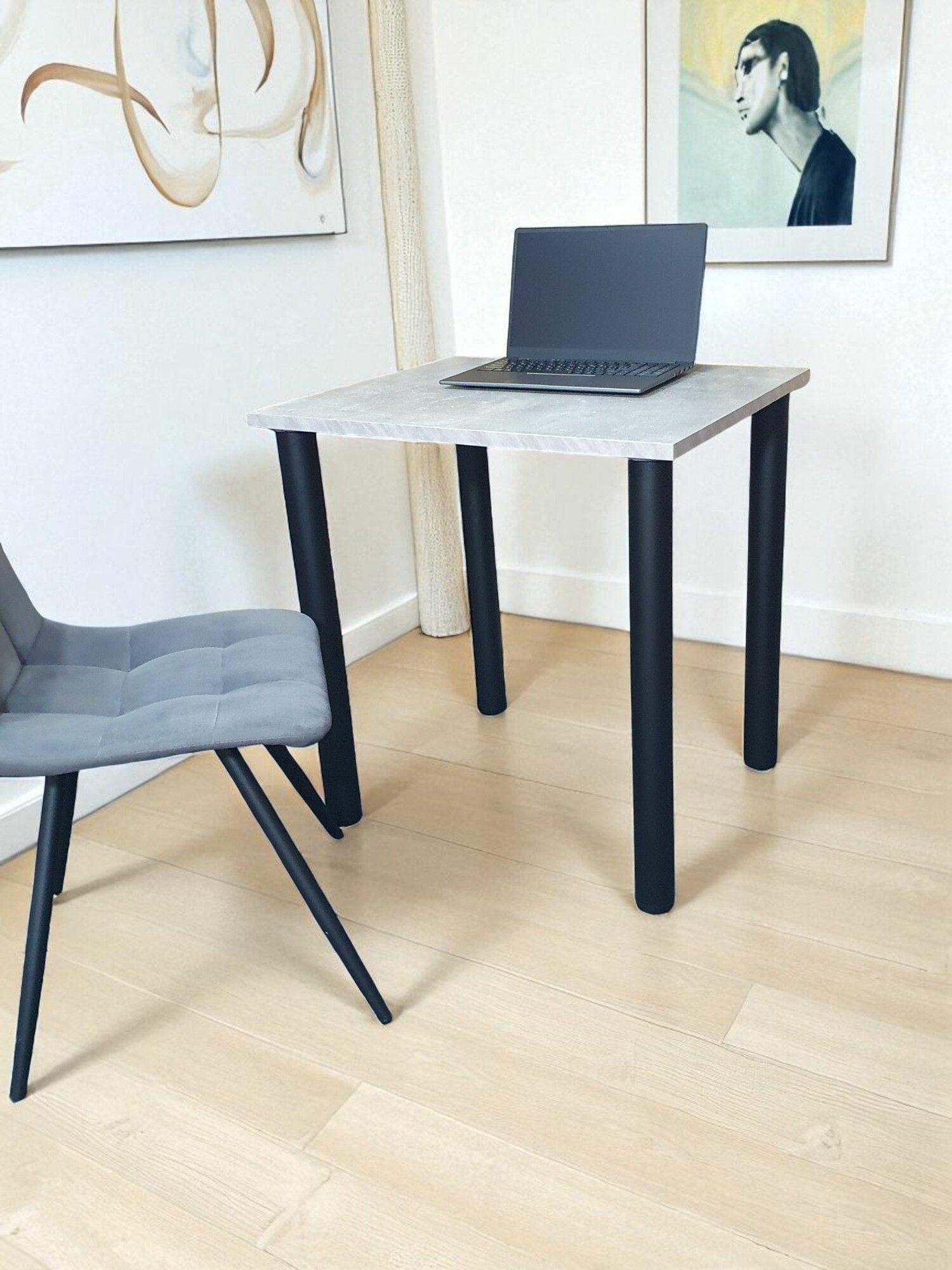 Стол компьютерный/ цвет Бетон Светлый, 70*60 см. Ножки черные.