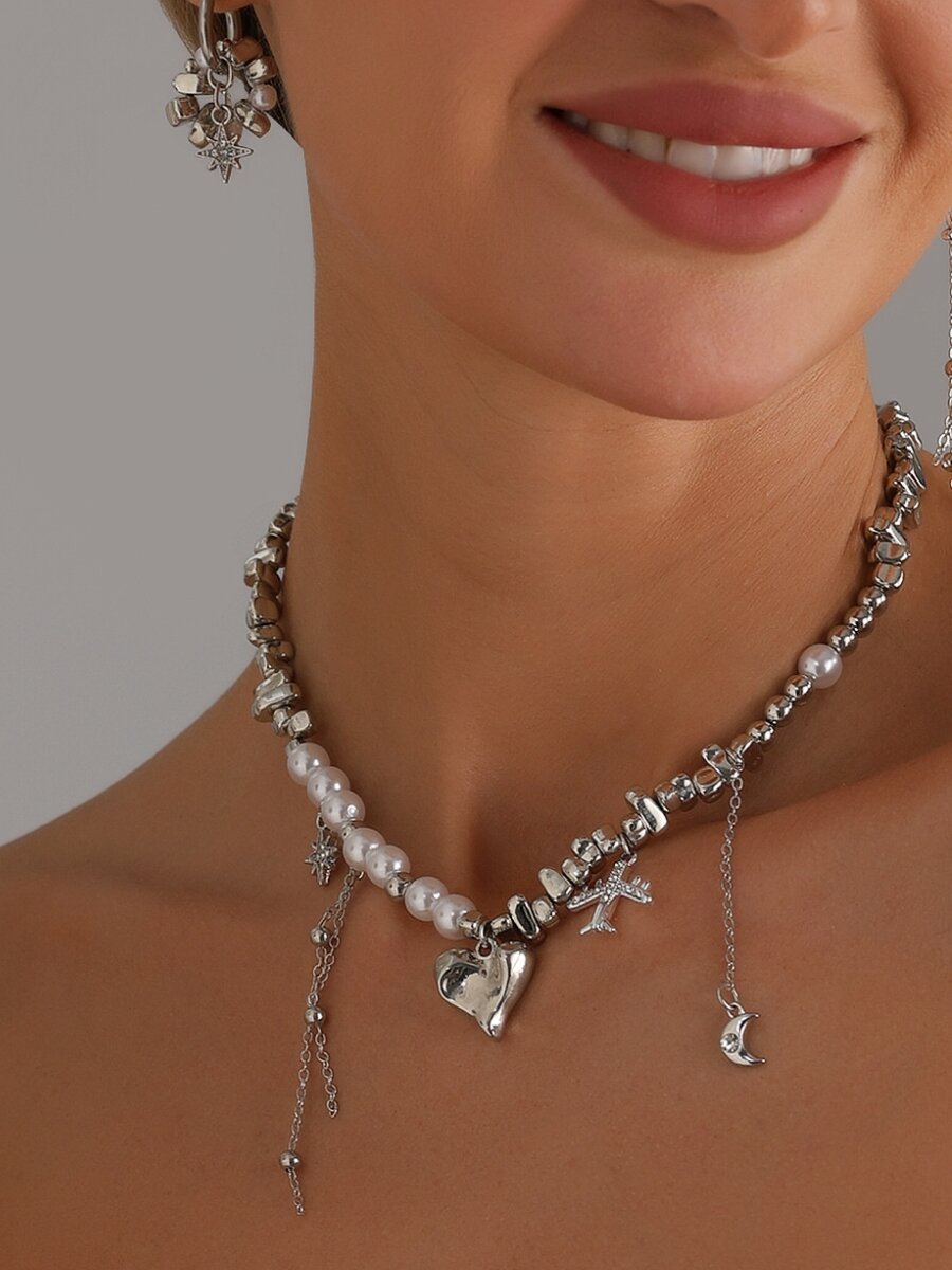 Комплект бижутерии: серьги, колье, жемчуг имитация