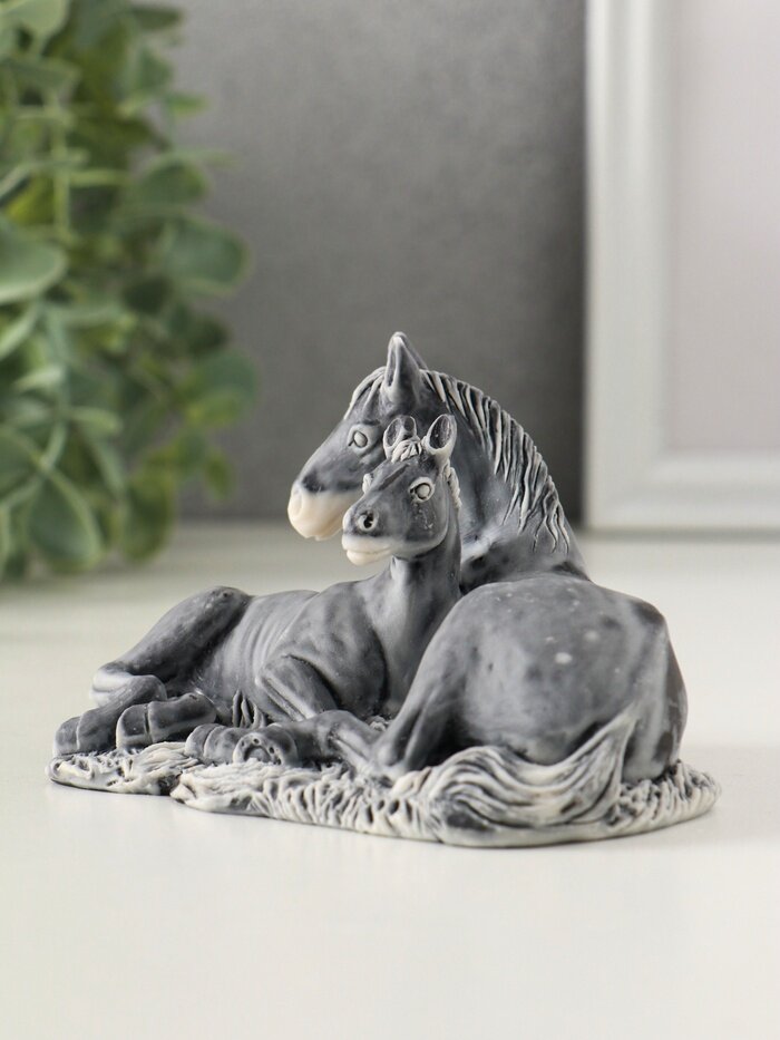 Фигурка «Лошадь с жеребенком», 7 см — фото 1