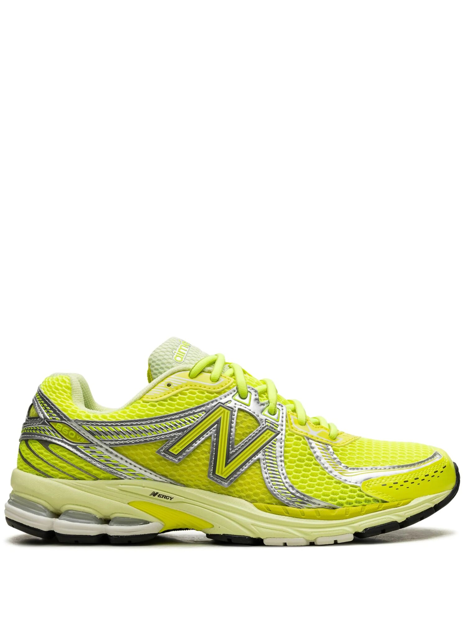 Кроссовки New Balance 860V2
