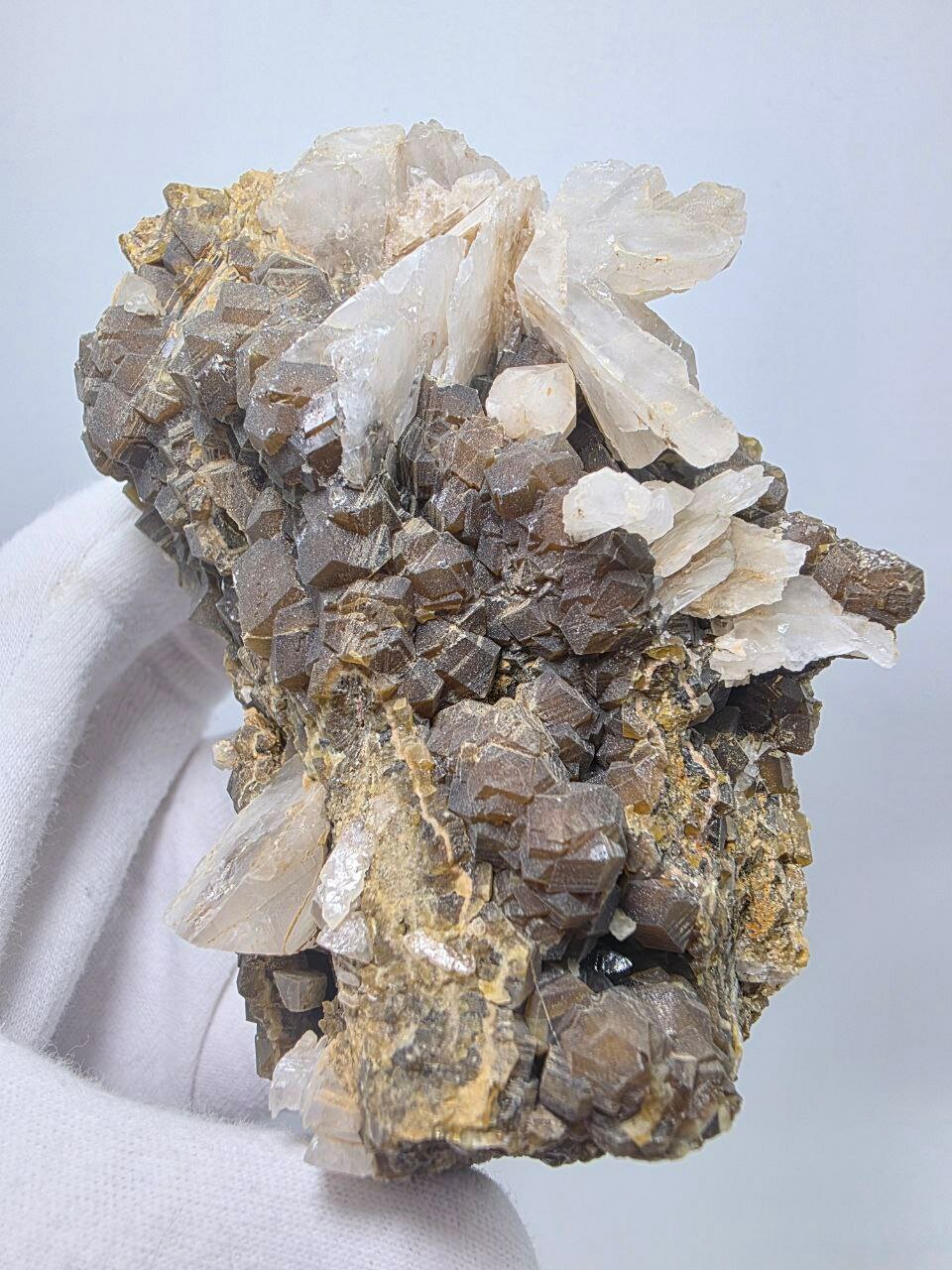 Гранат андрадит 103 мм, 524 г. — фото 1