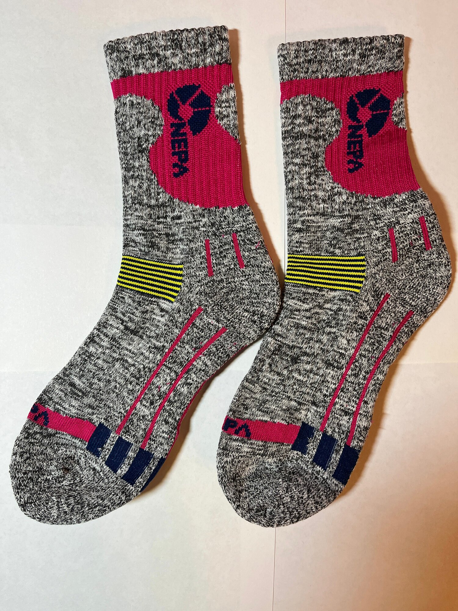 Носки NEPA, размер 24, серый, розовый, желтый — фото 1