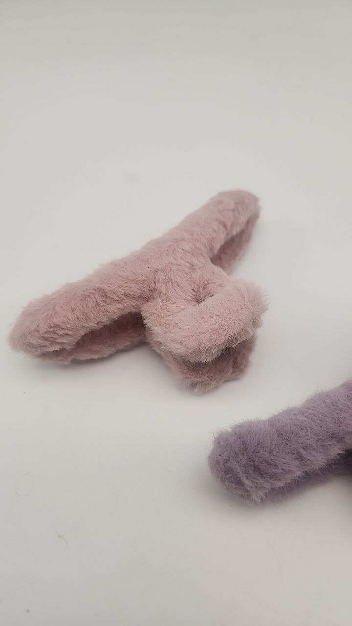 Крабик для волос с меховым покрытием — стиль и комфорт для девочек — фото 1