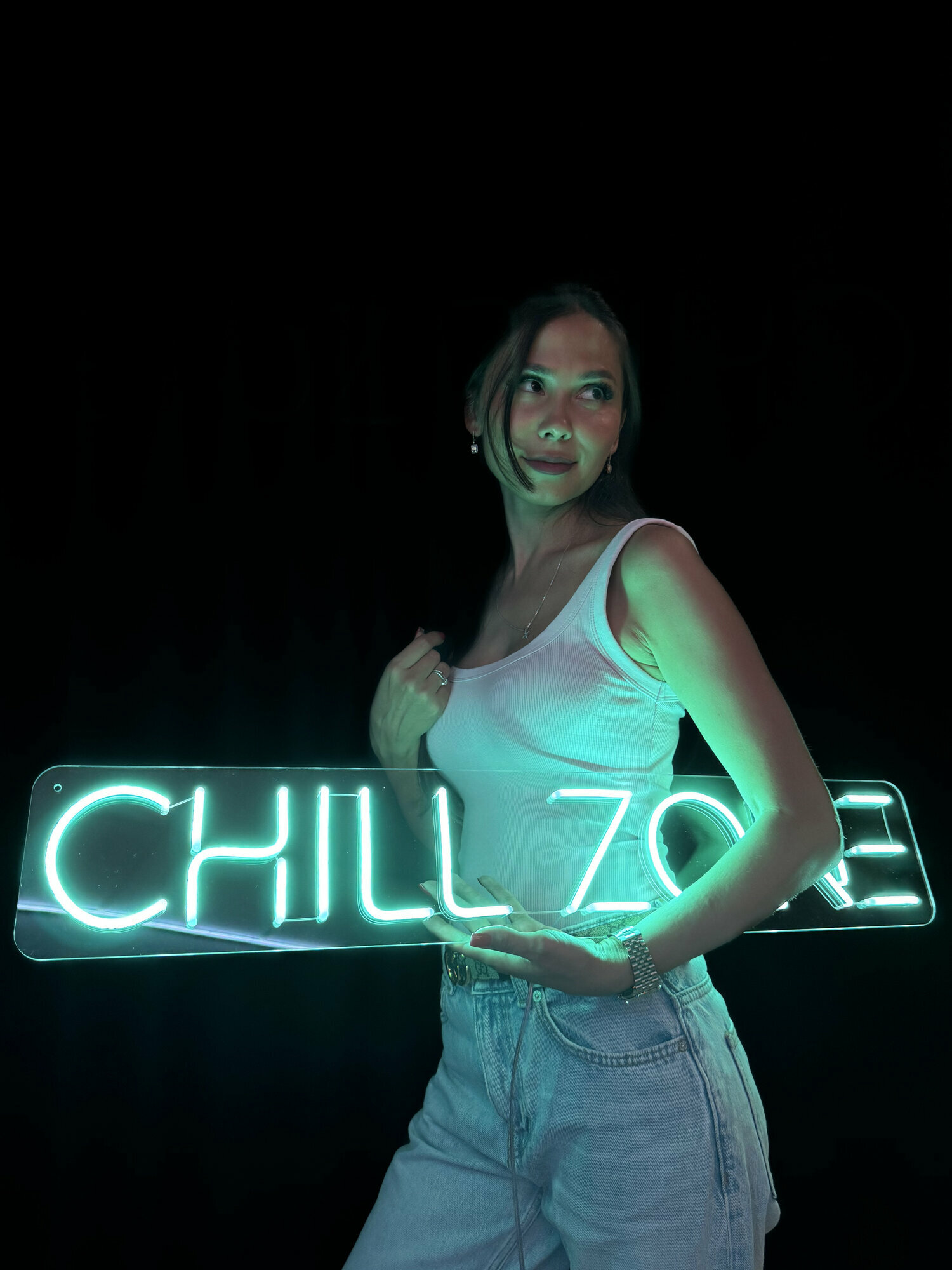 Неоновая вывеска "Chill zone", для дома и бизнеса, 80 х 14 см.