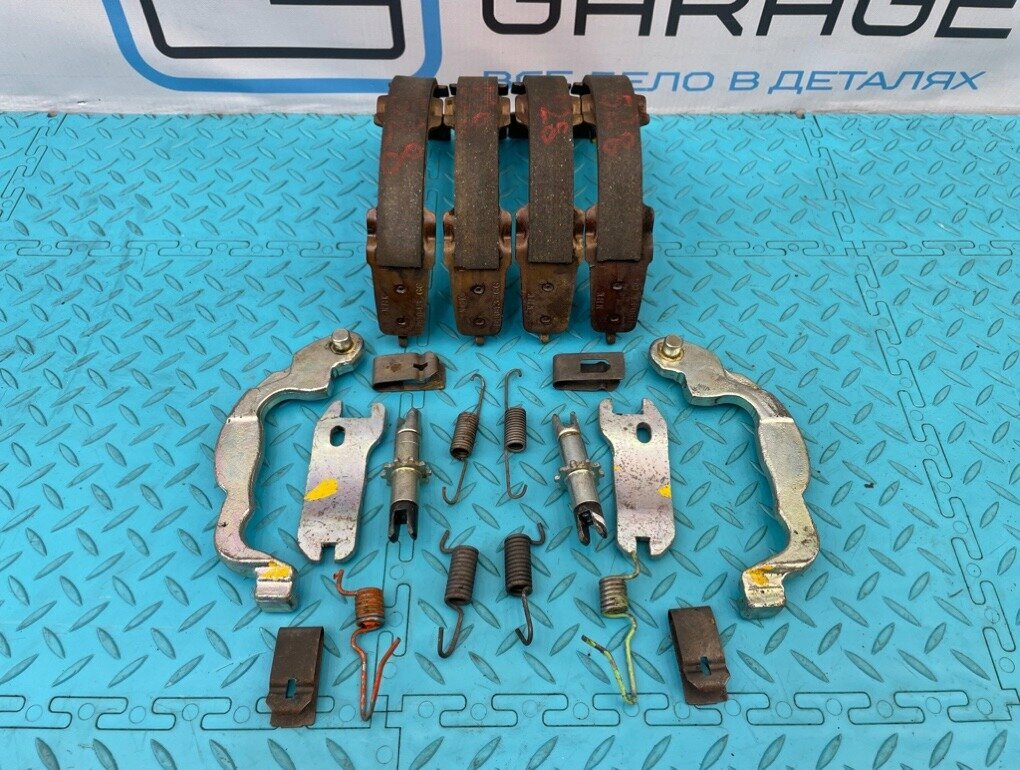 Колодки тормозные Nissan X-Trail 2014 T32 MR20DD 2.0 OEM D4060-4BA1A