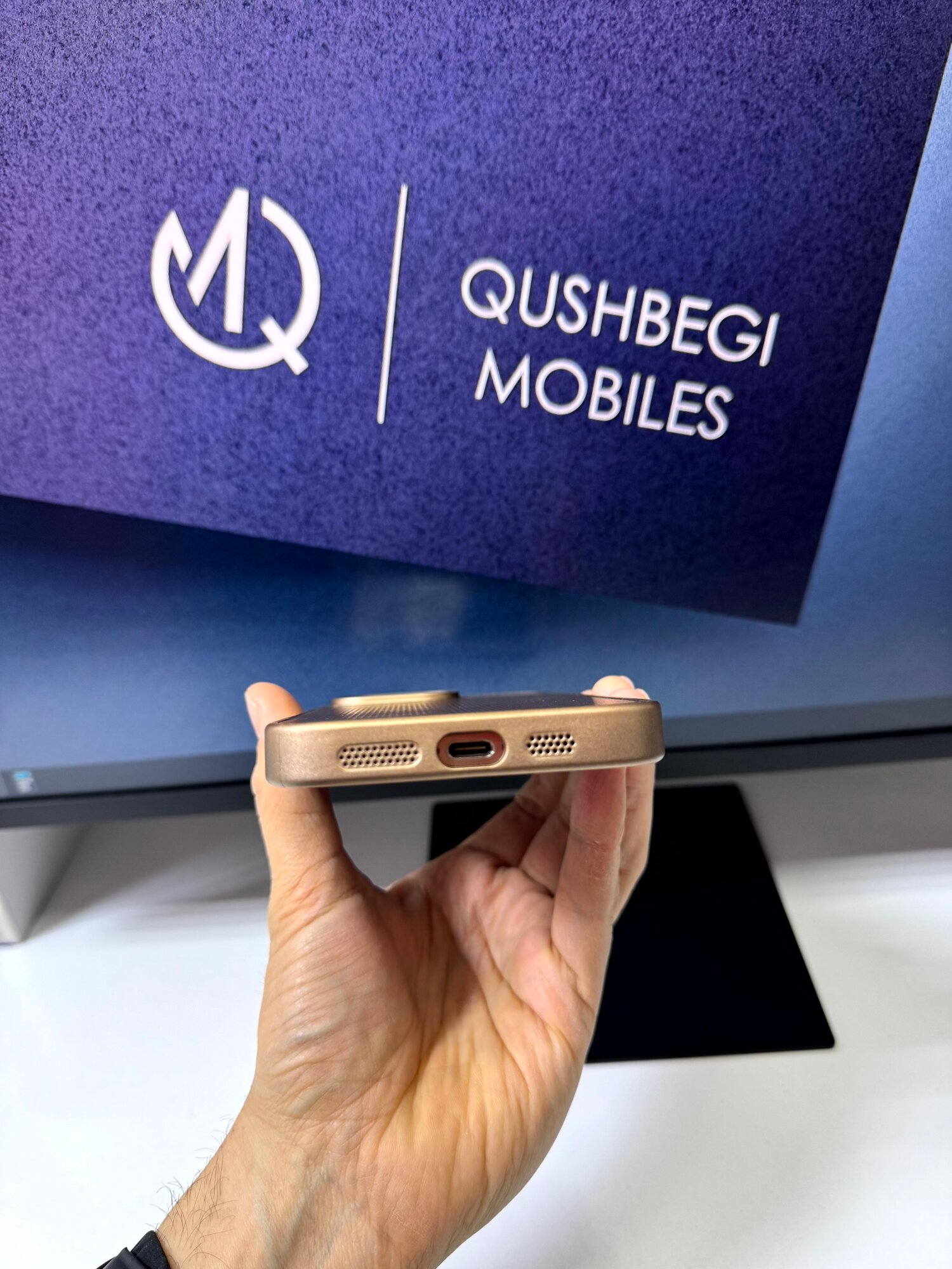 Карбон Чехол для iPhone 16 Pro Max, Качественный, стильный. Быстрая Доставка! — фото 1