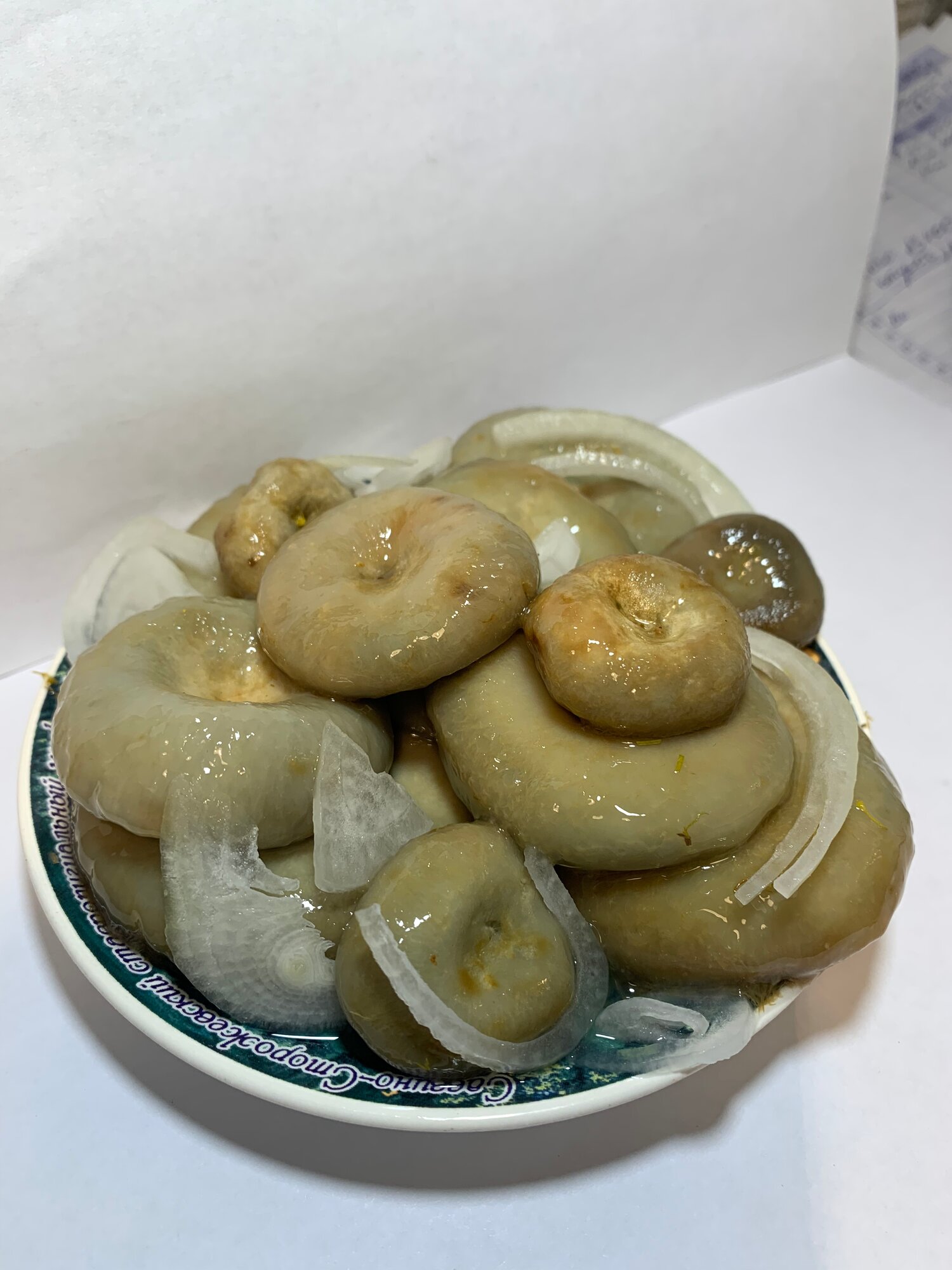 Грузди квашеные по-деревенски 2 х 04л  лесные грибы  дикоросы .