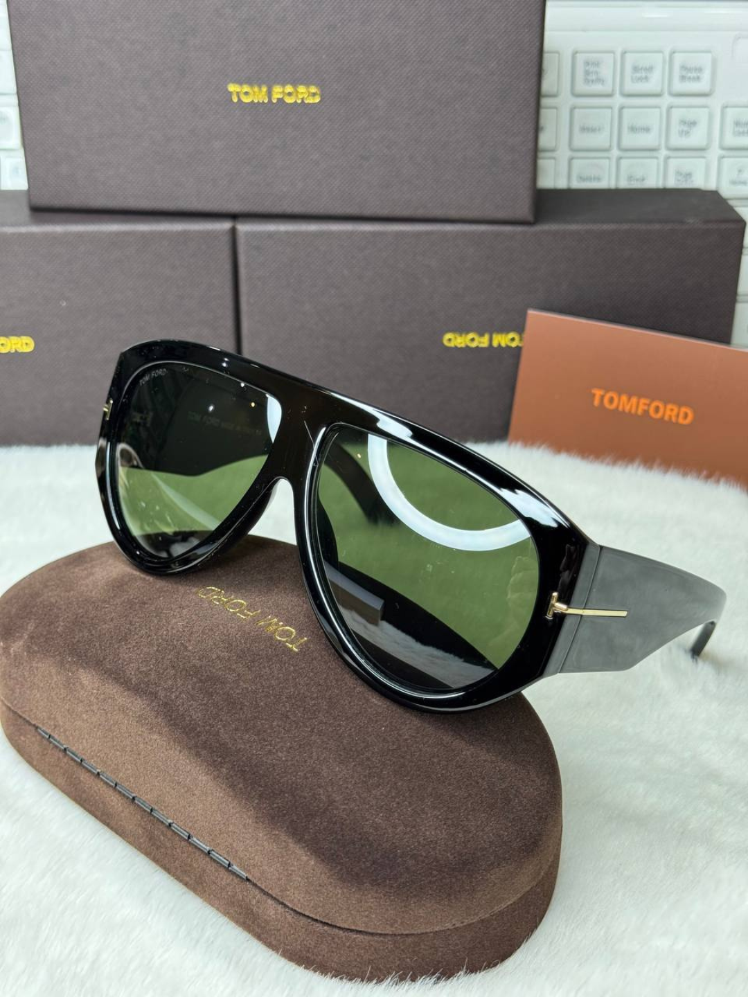 Солнцезащитные очки Tom Ford, темно-зеленый