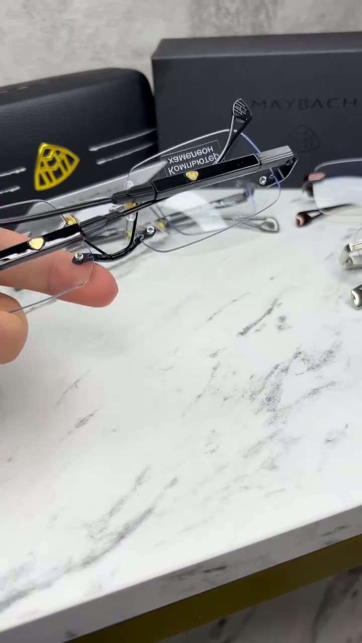 Солнцезащитные очки MAYBACH, серый — фото 1