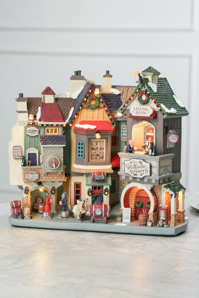 Фасад 'Винодельня Хиллсайд', полистоун, подсветка, батарейки, 28х26 см, LEMAX 35027-lemax