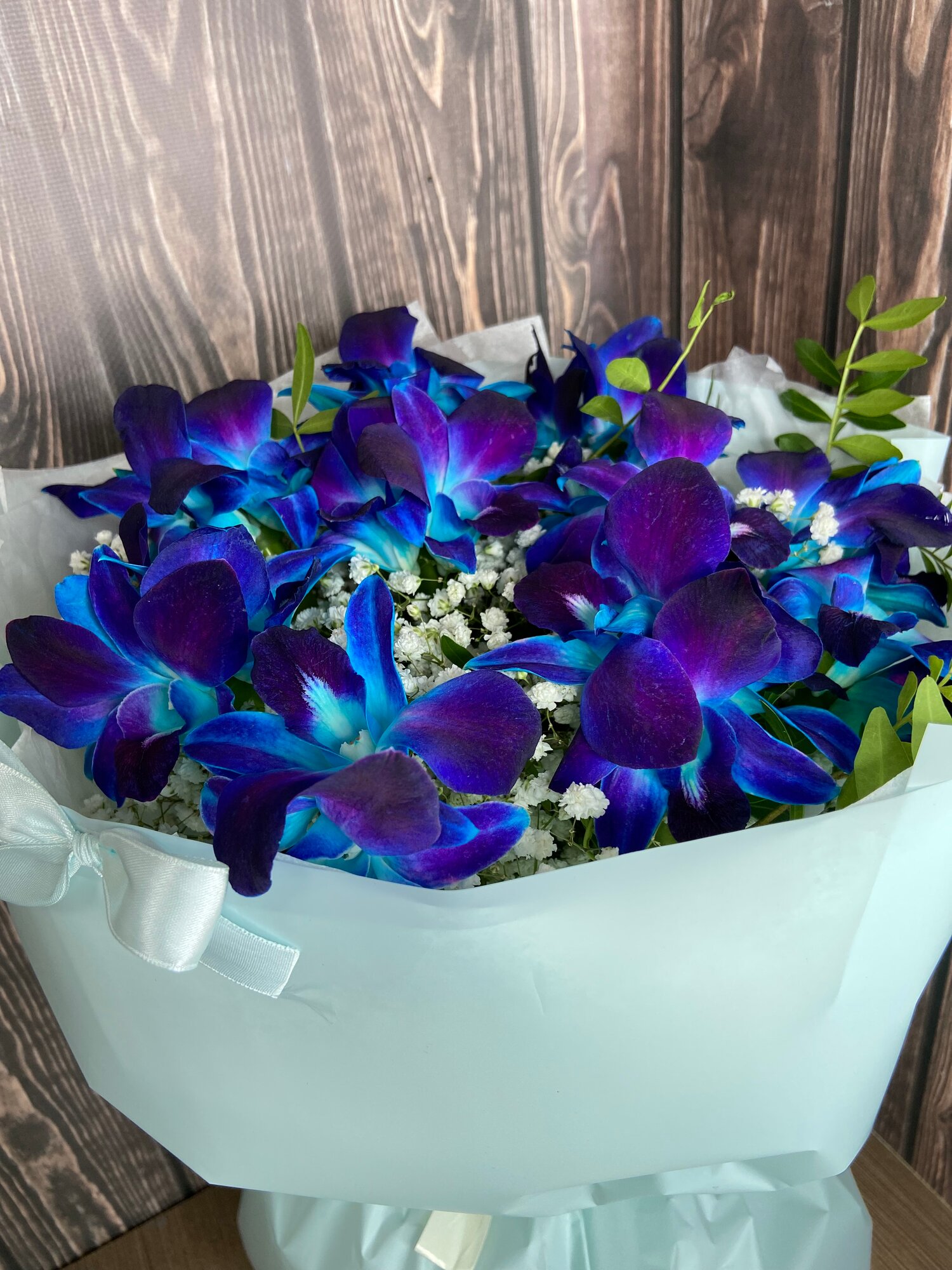 Букет из живых цветов с орхидеей «Дендробиум» на любой праздник