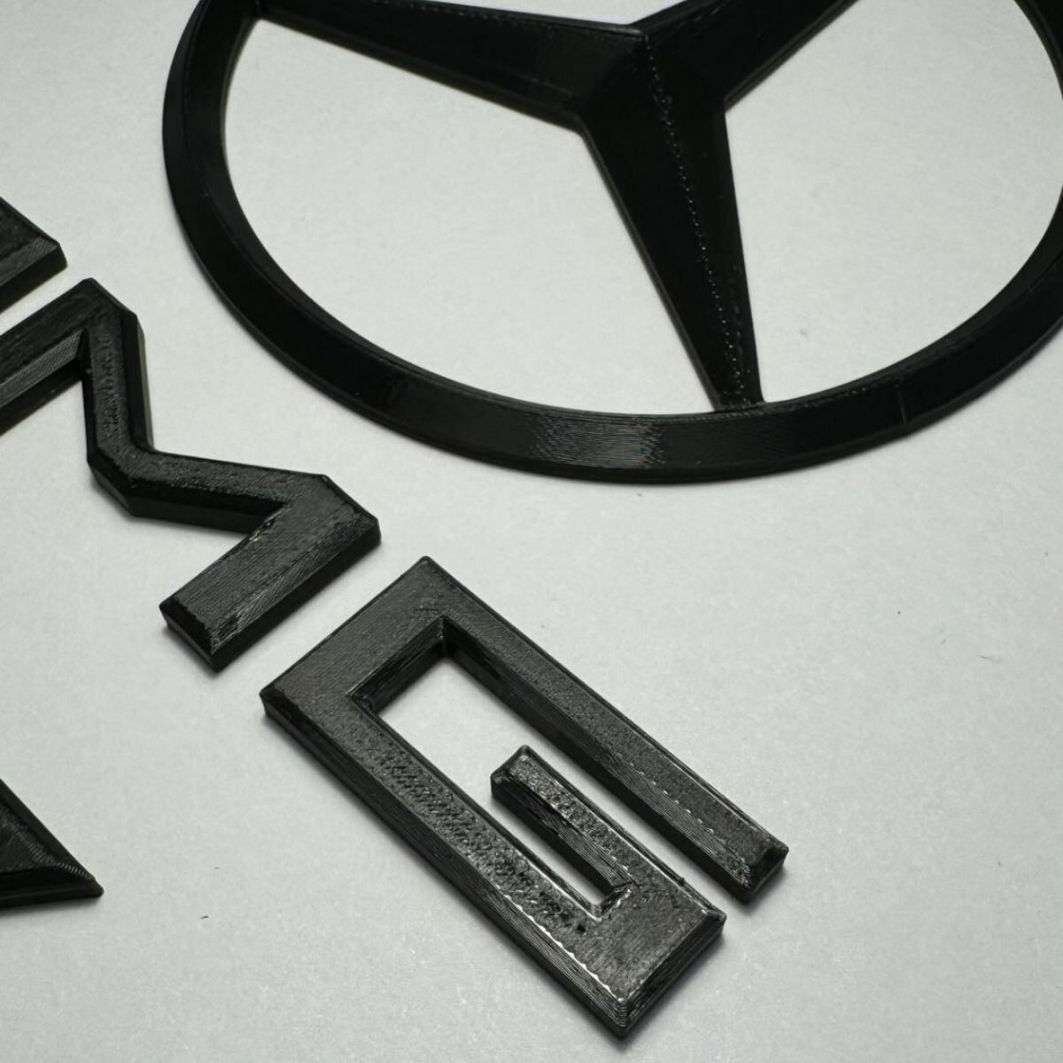 Шильдик на авто для Mercedes Benz AMG, комплект, пластик, 3d печать — фото 1